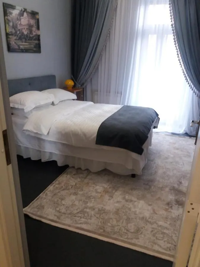 Apartment U Lidii In Center Of Kiev Near Railways Station contacts