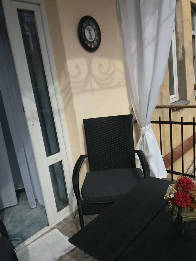 Apartment U Lidii In Center Of Kiev Near Railways Station 0*, Kyiv